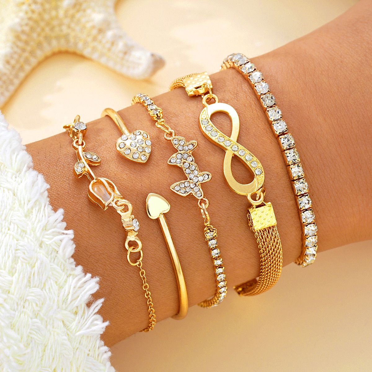 Set de 5 Bracelets Tendances Dorés – Collection Bohème Chic & Cristaux
