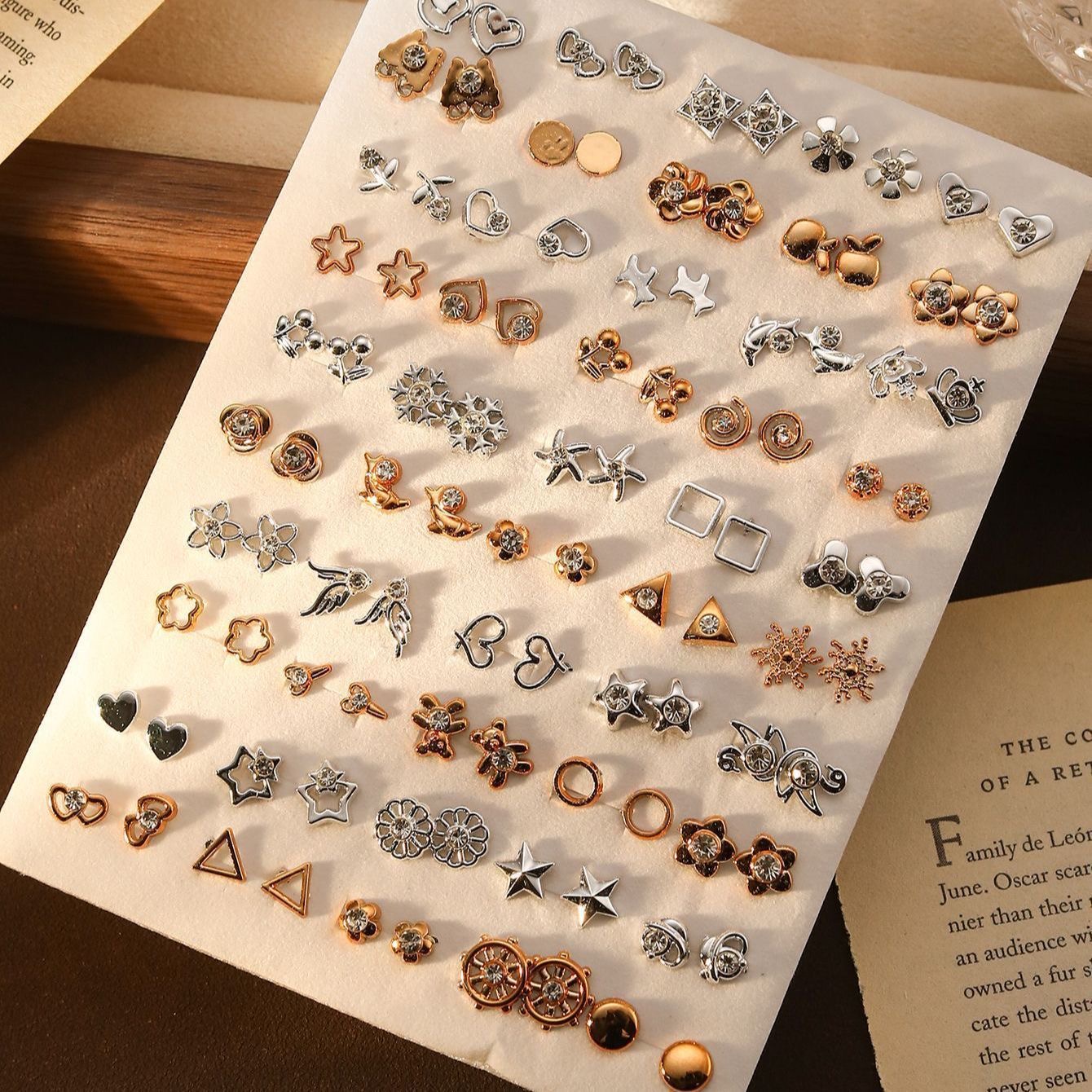 Méga-Pack de 50 Paires de Boucles d'Oreilles Puces – Collection Variée Minimaliste & Chic