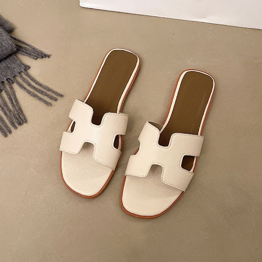 Mules Plates Minimalistes Chic — Sangle Découpée en "H" & Cuir Grainé Soft