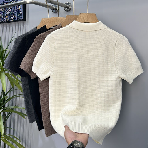 Polo Homme en Maille Tricotée Fine - Col V Ouvert Rétro-Chic & Respirant