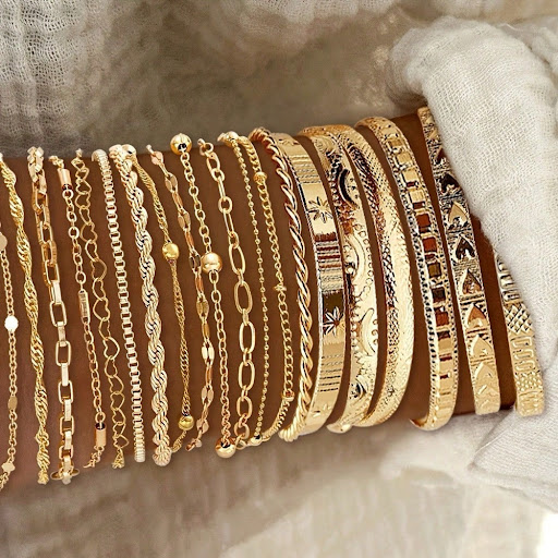 Set de 20 Bracelets Dorés Tendances - Mix Joncs Gravés & Chaînettes Ajustables