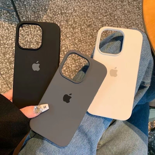 Coque de Protection Silicone Soft-Touch Ultra-Fine pour iPhone • Finition Matte Douce & Logo Apple (iPhone X à iPhone 17 Pro Max)